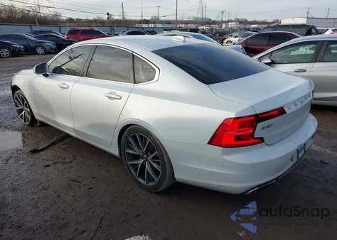 2017 Volvo S90 T6 Momentum z USA, uszkodzony, nr VIN YV1A22MK1H1016746